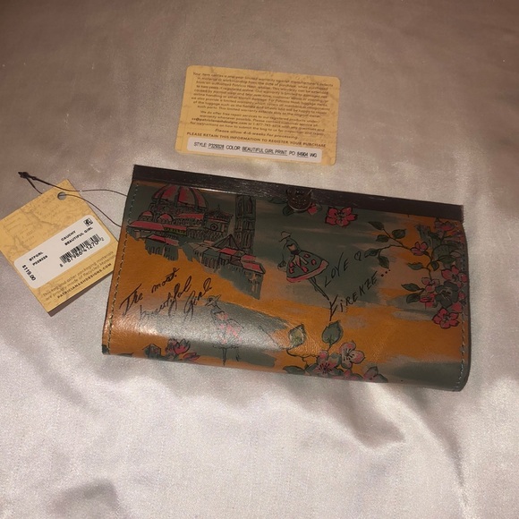 Patricia Nash Cauchy Leather Wallet Beautiful Girl Print NWT & Registration Card - Picture 1 of 16